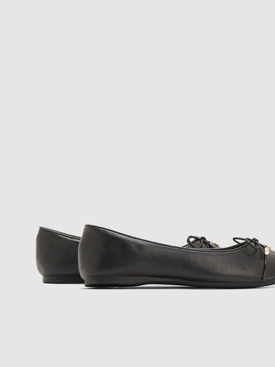 Calen Flat Ballerinas – Matthews