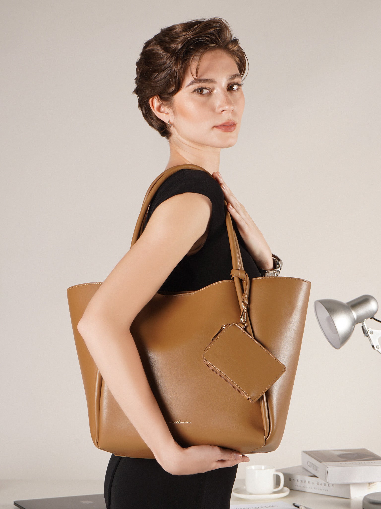 Raul Shoulder Bag - Main Image